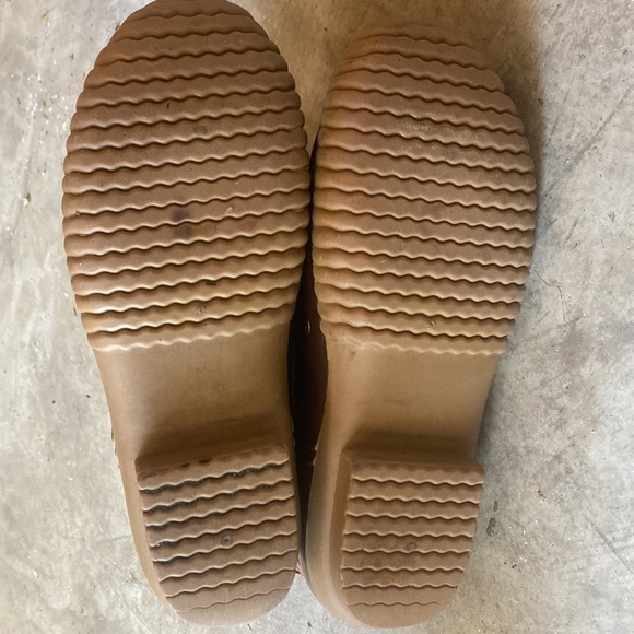 Adriana Boots - 9 - Picture 5 of 5